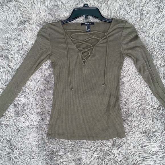 Army Green Top - Picture 1 of 3